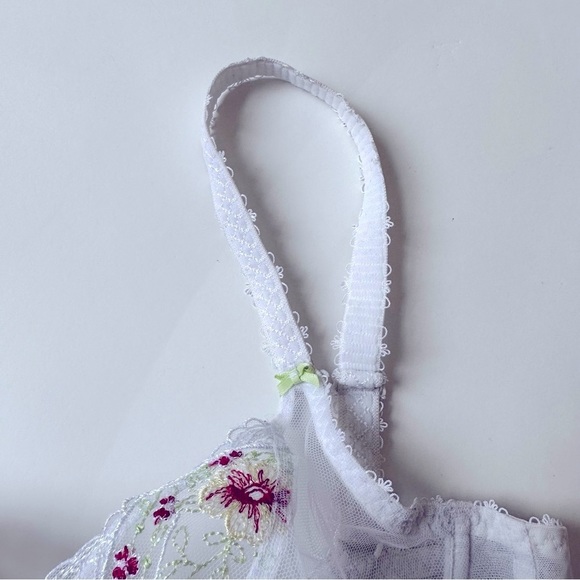 [SOLD] FREYA Embroidered White Unlined Underwire Bra 30DD - Picture 5 of 13